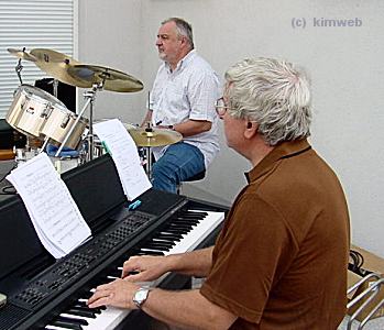 Burli (Josef) Modl, Drums und Albert Vollenhofer, Klavier - Foto: KIMWEB